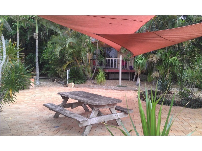 4/5 Pacific  Street, Main Beach QLD 4217