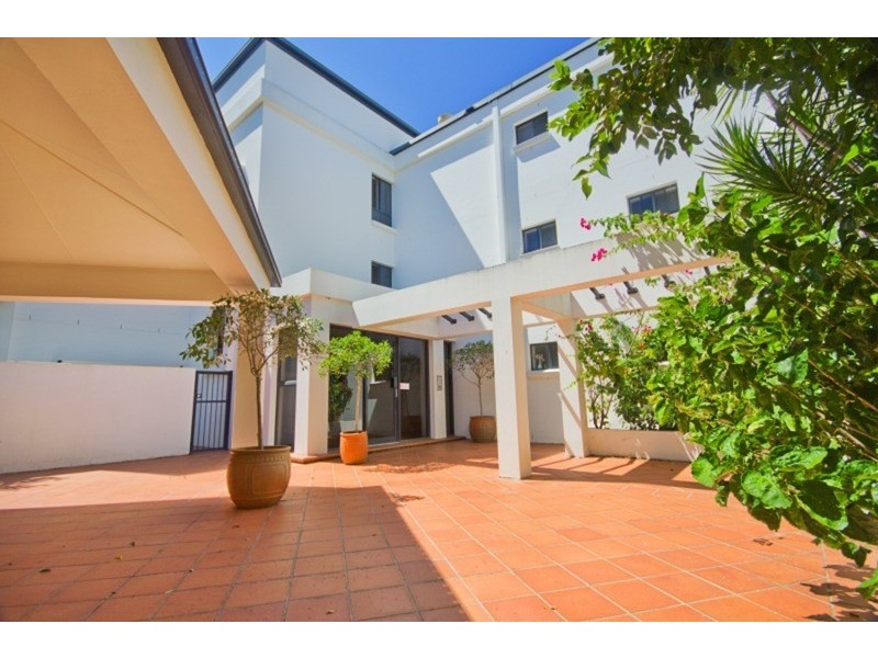 3/12 Tarcoola  Crescent, Surfers Paradise QLD 4217