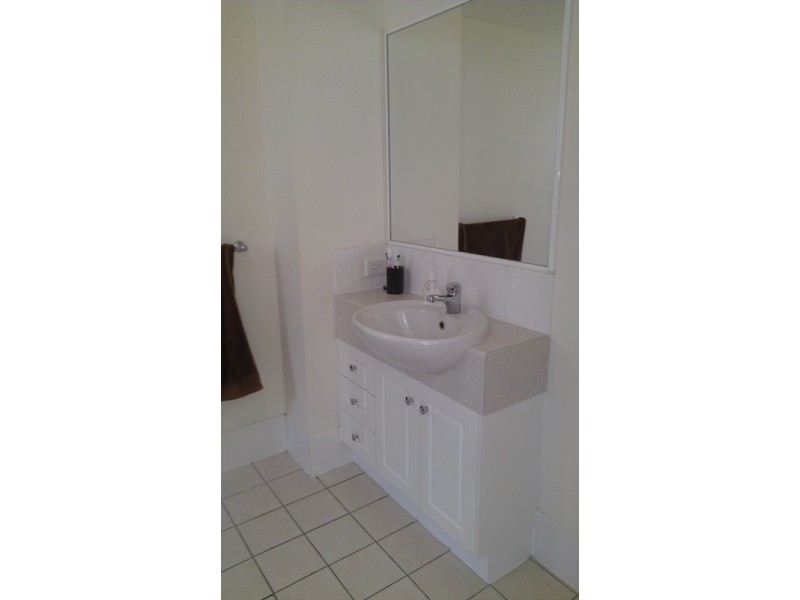 12/4 Proud  Street, Labrador QLD 4215