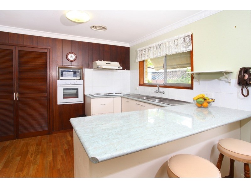 6 Dunbarton Avenue, Sorrento QLD 4217