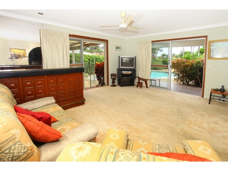 6 Dunbarton Avenue, Sorrento QLD 4217