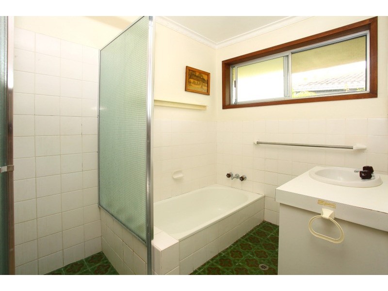 6 Dunbarton Avenue, Sorrento QLD 4217