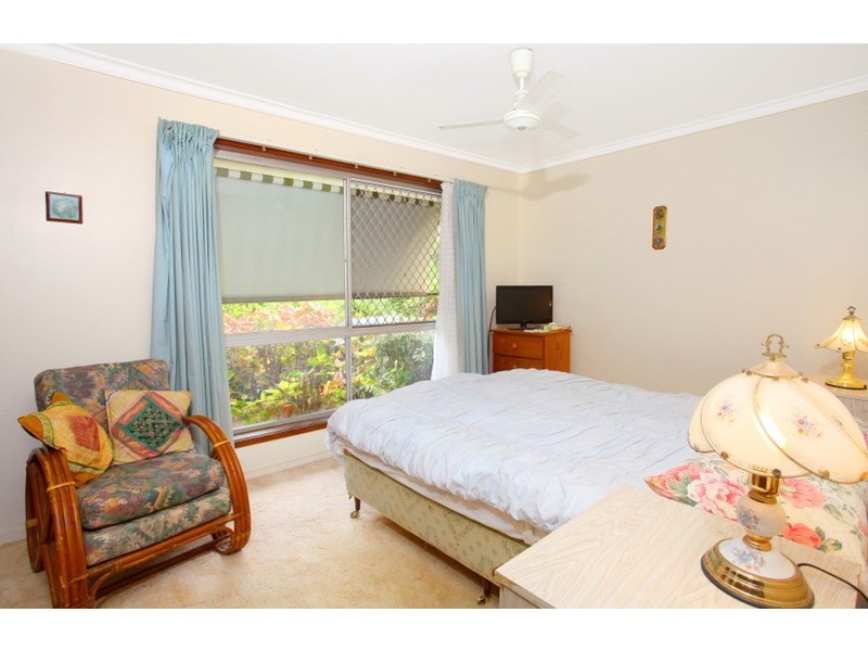 6 Dunbarton Avenue, Sorrento QLD 4217