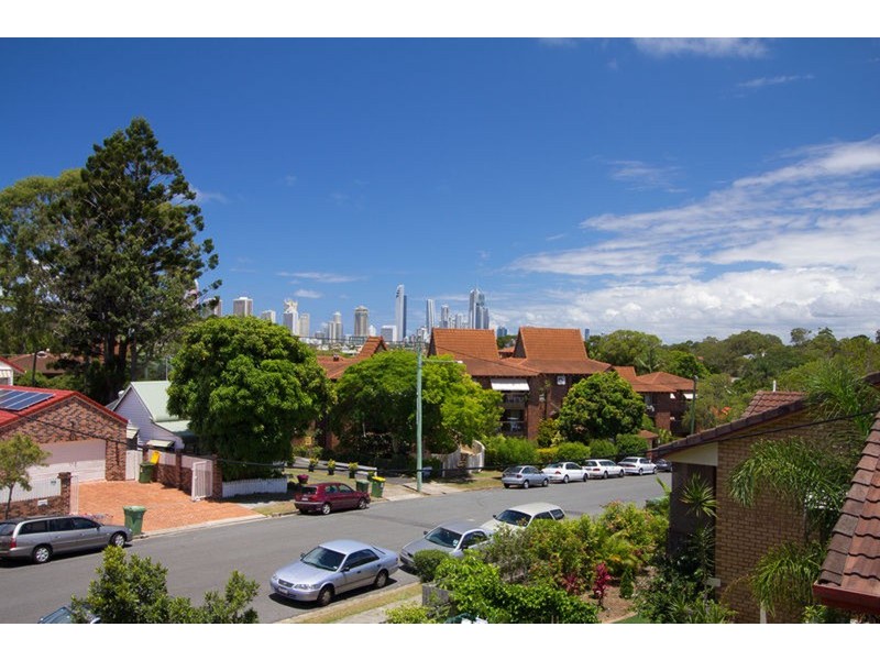 32 Meron Street, Southport QLD 4215