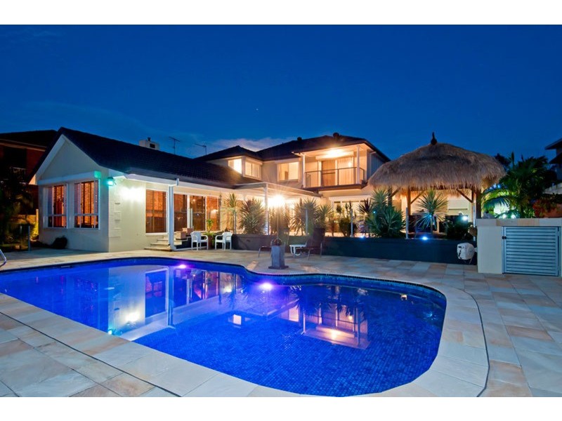 11 St Raphael Terrace, Sorrento QLD 4217