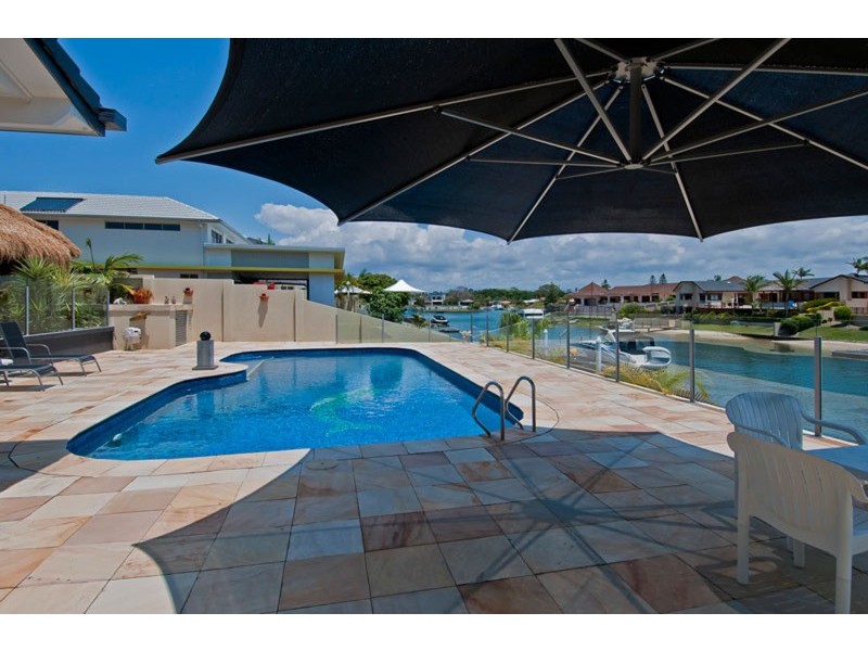 11 St Raphael Terrace, Sorrento QLD 4217