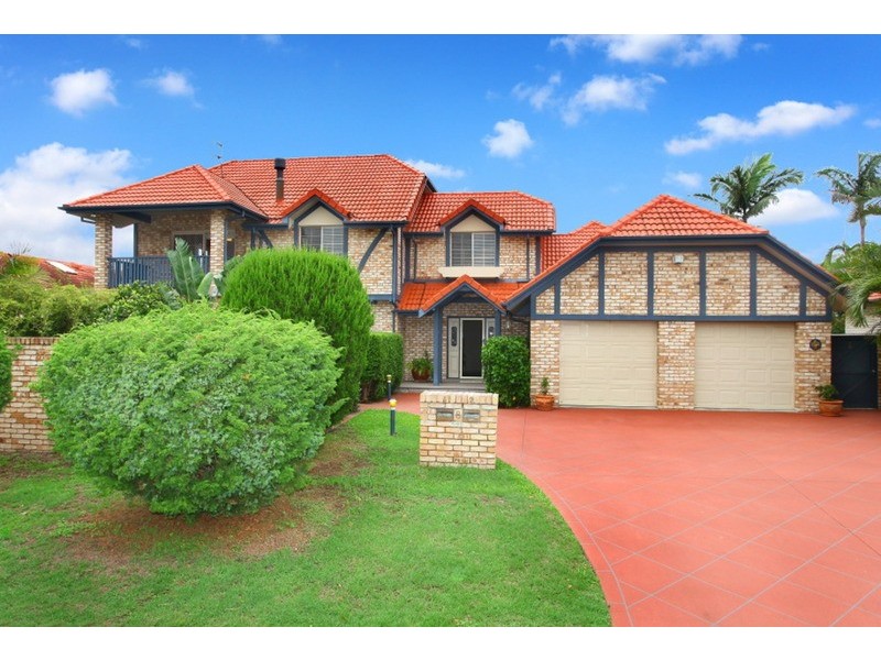 8 St Raphael Terrace, Sorrento QLD 4217