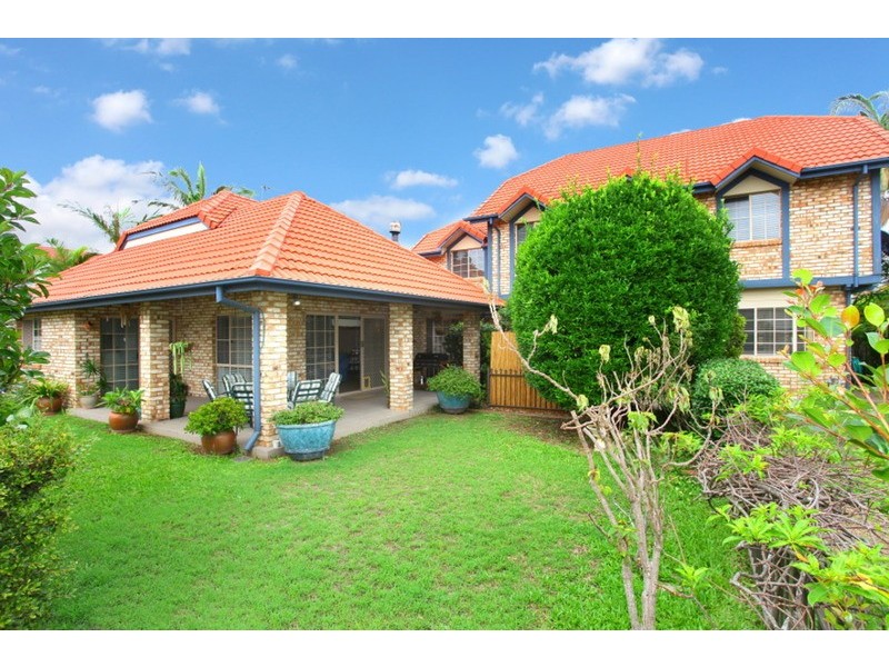 8 St Raphael Terrace, Sorrento QLD 4217