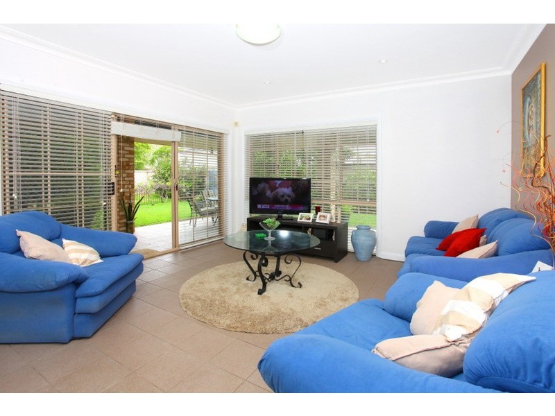 8 St Raphael Terrace, Sorrento QLD 4217
