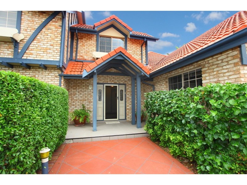 8 St Raphael Terrace, Sorrento QLD 4217