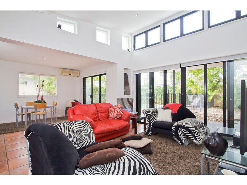 40 Brindisi Avenue, Isle Of Capri QLD 4217