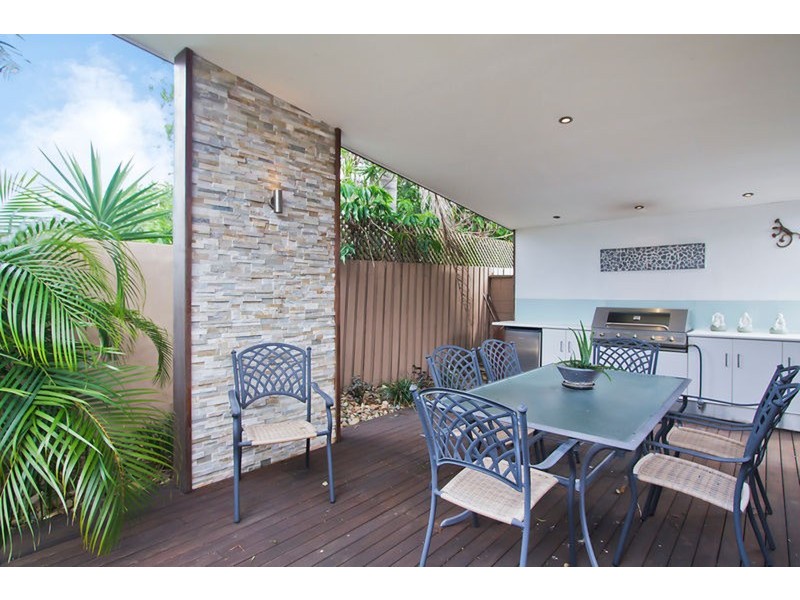 40 Brindisi Avenue, Isle Of Capri QLD 4217