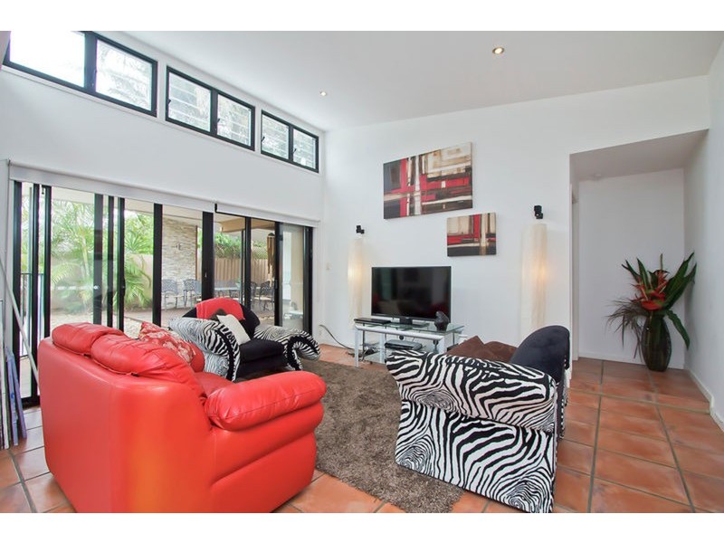 40 Brindisi Avenue, Isle Of Capri QLD 4217