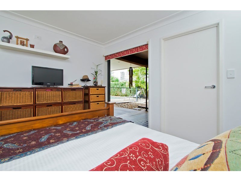 40 Brindisi Avenue, Isle Of Capri QLD 4217