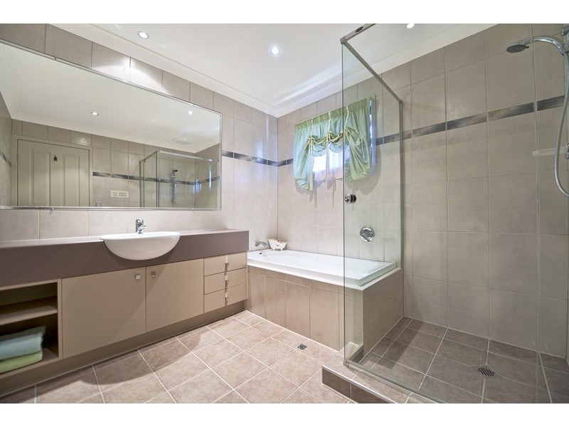 32 Emu Court, Sorrento QLD 4217