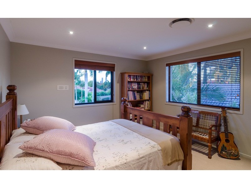 32 Emu Court, Sorrento QLD 4217