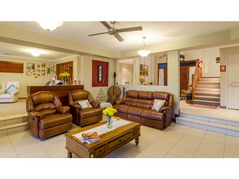 32 Emu Court, Sorrento QLD 4217