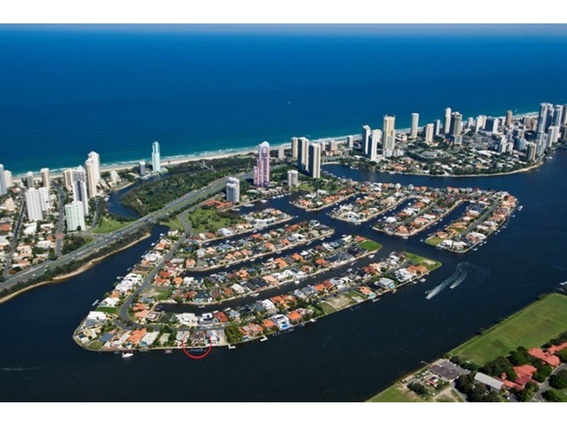 105 Commodore Drive, Paradise Waters QLD 4217