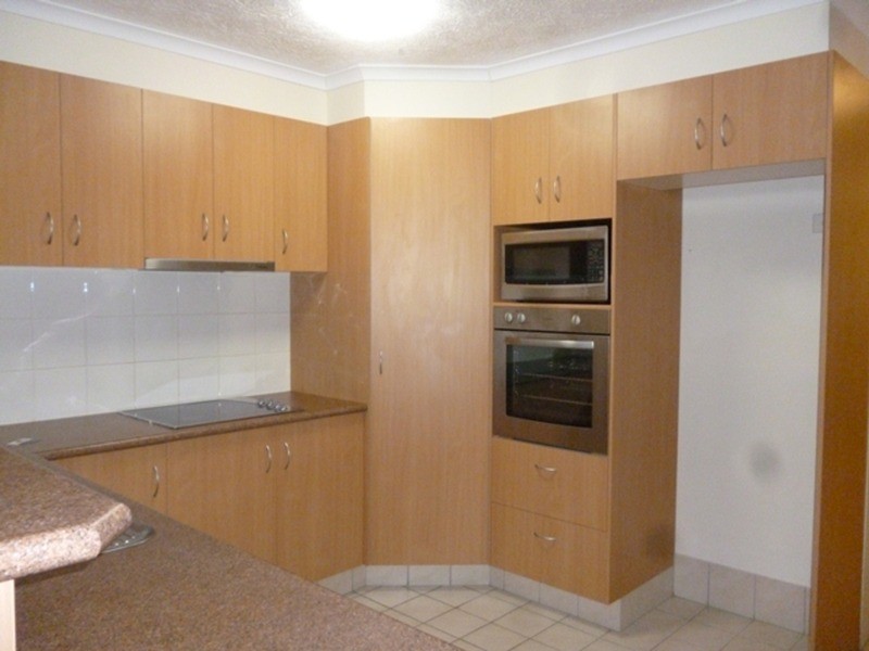 27 Walton  Street, Southport QLD 4215