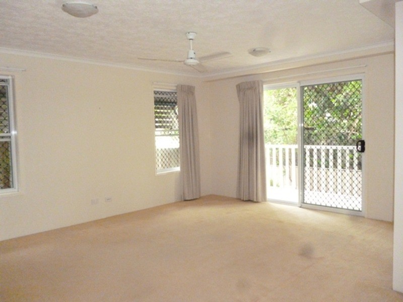 27 Walton  Street, Southport QLD 4215