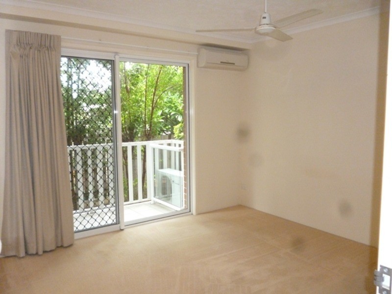 27 Walton  Street, Southport QLD 4215