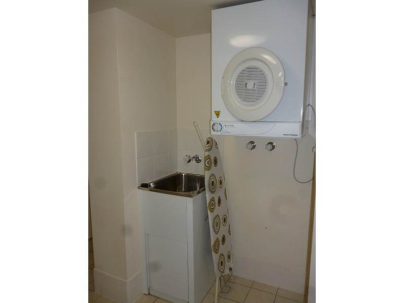 27 Walton  Street, Southport QLD 4215