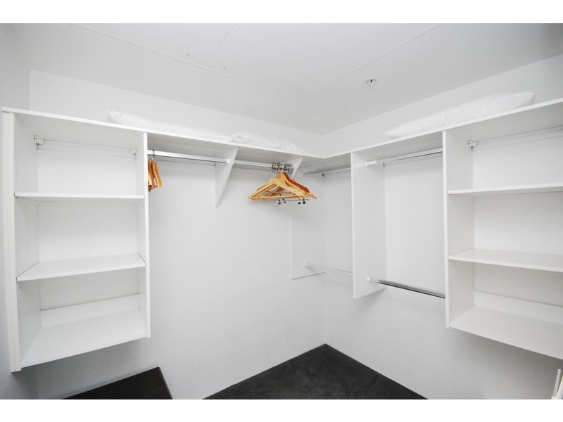 9 Ferny Avenue, Surfers Paradise QLD 4217