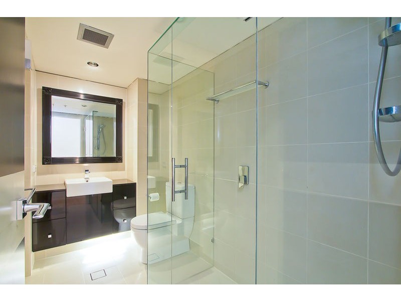 81 “Atlantis West”/2 Admiralty  Drive, Paradise Waters QLD 4217