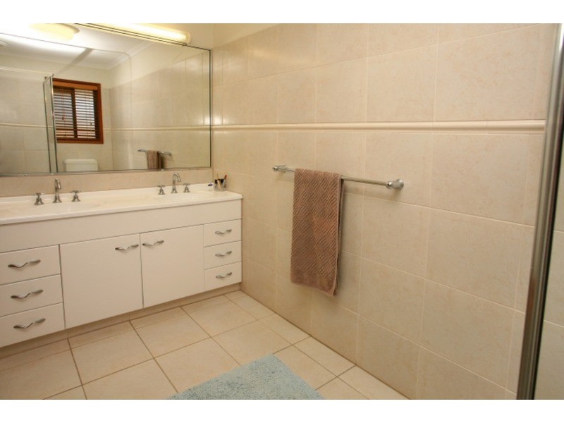 5 Kilkenny Court, Sorrento QLD 4217