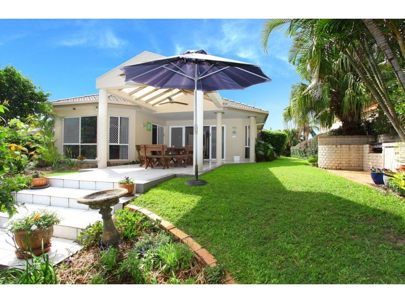 8 Larne  Avenue, Sorrento QLD 4217