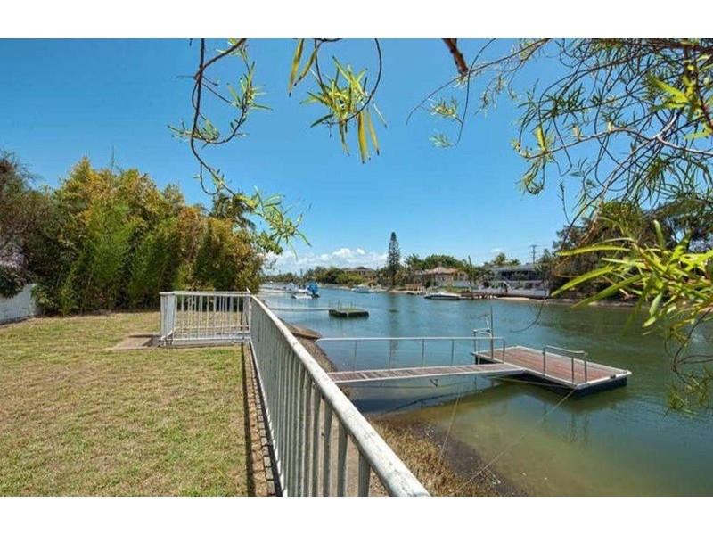 19 Rapallo Avenue, Isle Of Capri QLD 4217