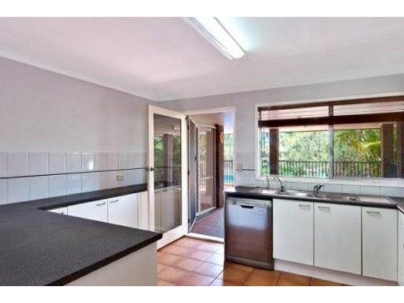 19 Rapallo Avenue, Isle Of Capri QLD 4217