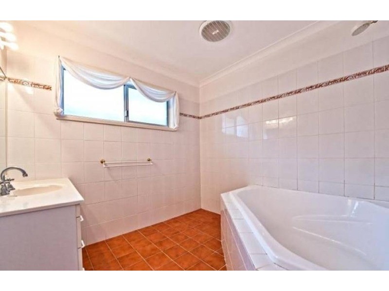 19 Rapallo Avenue, Isle Of Capri QLD 4217