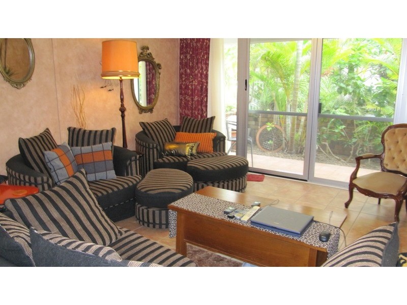 “Anchorage” 32 Riverview Parade, Surfers Paradise QLD 4217