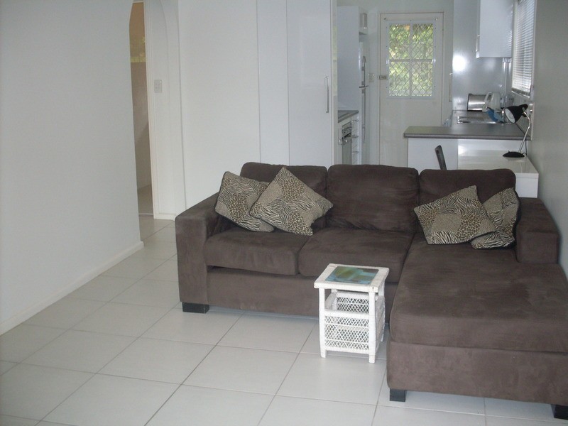 2/5 Sunset  Boulevard, Surfers Paradise QLD 4217