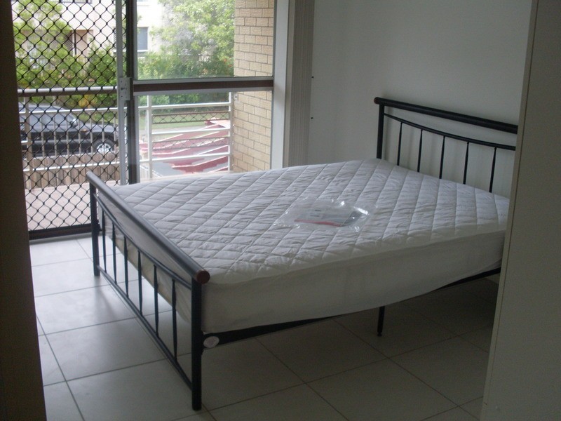 2/5 Sunset  Boulevard, Surfers Paradise QLD 4217