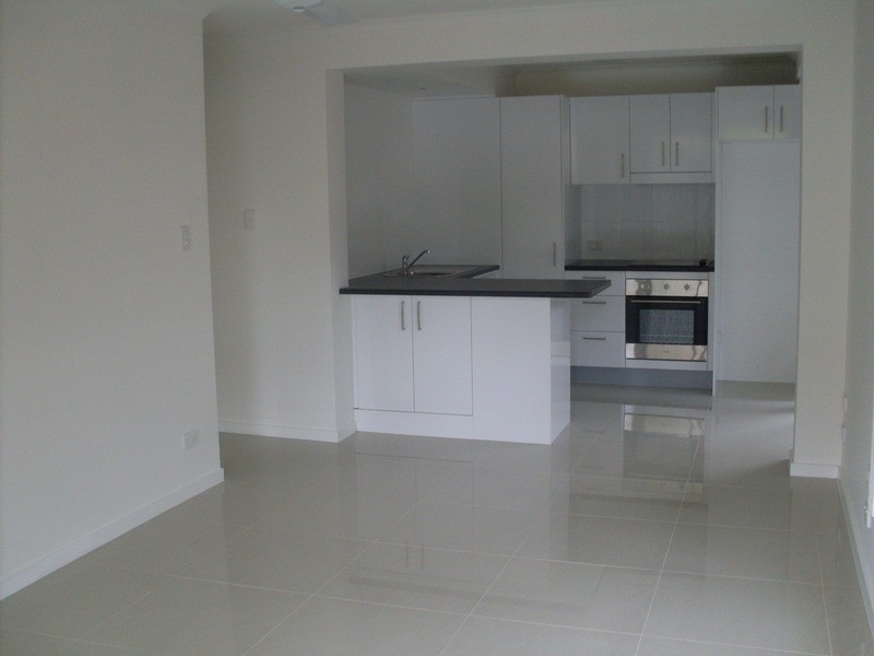3/5 Sunset  Boulevard, Surfers Paradise QLD 4217