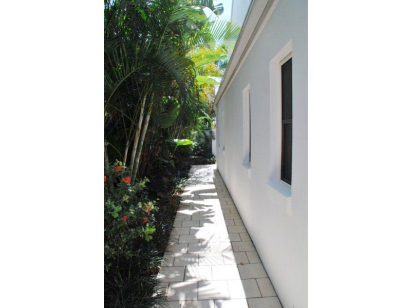 103 salerno Street, Surfers Paradise QLD 4217