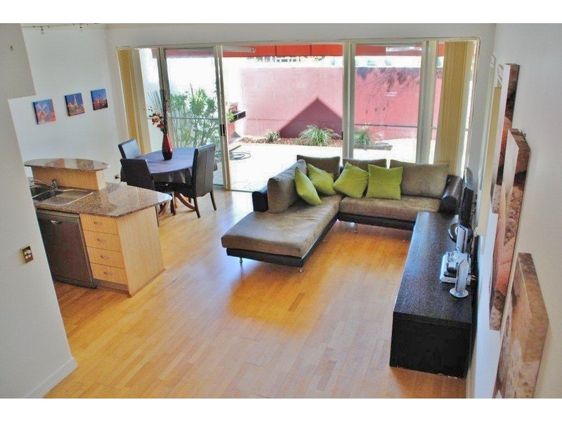 103 salerno Street, Surfers Paradise QLD 4217