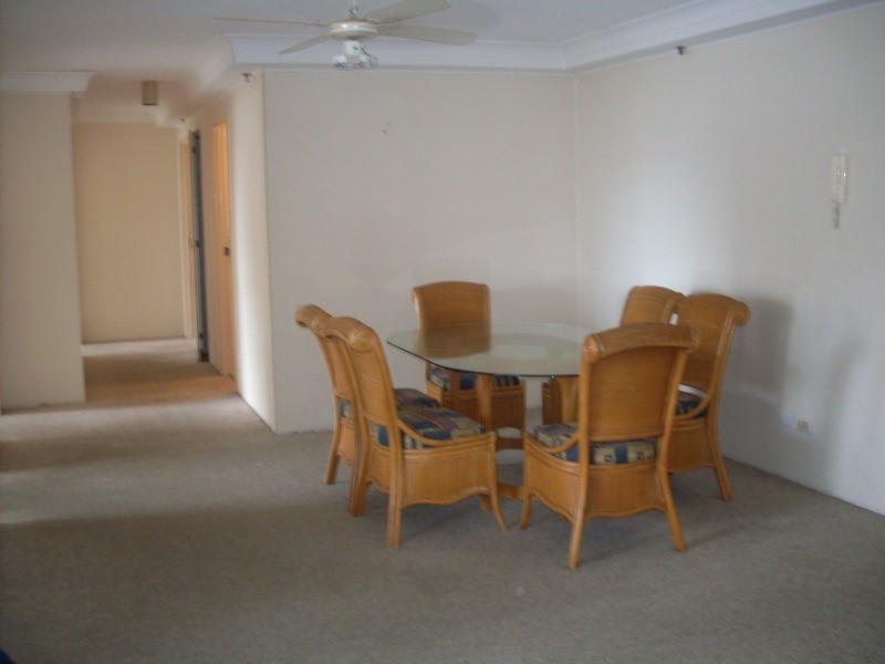 5 Enderley Aveune, Surfers Paradise QLD 4217