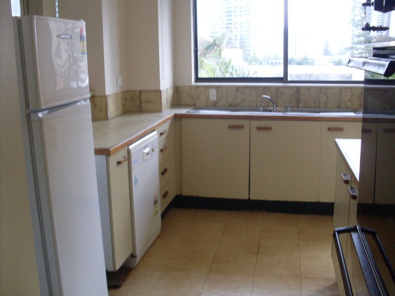 5 Enderley Aveune, Surfers Paradise QLD 4217