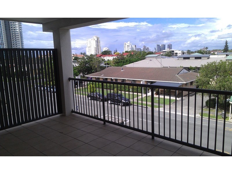 4 Proud  Street, Labrador QLD 4215
