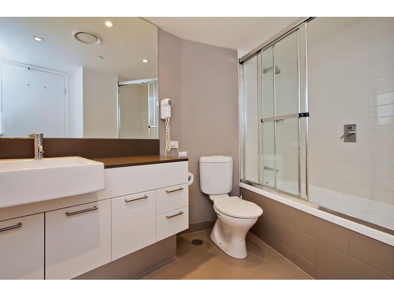 ‘Artique’ 18 Enderley Avenue, Surfers Paradise QLD 4217