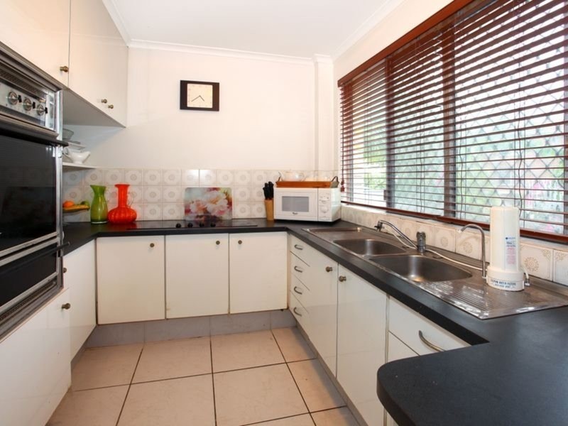 25 Genoa Street, Surfers Paradise QLD 4217