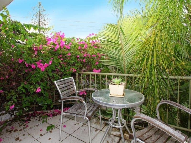 25 Genoa Street, Surfers Paradise QLD 4217