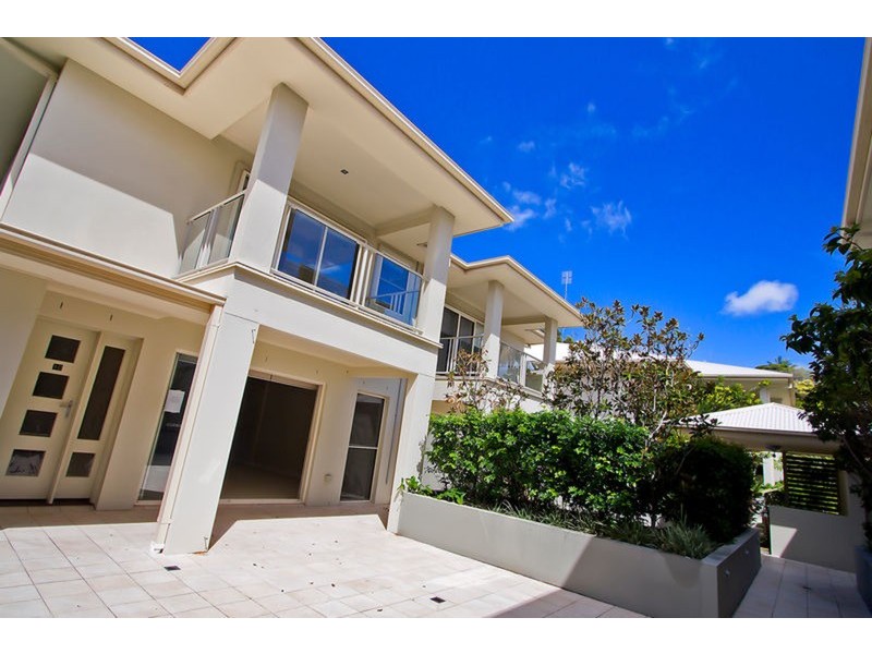 10/27 Gordon  Street, Labrador QLD 4215