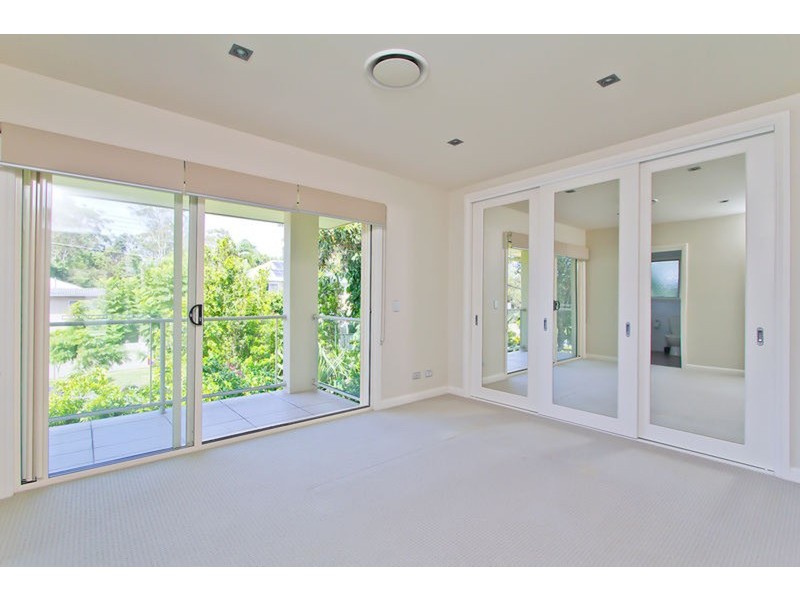 10/27 Gordon  Street, Labrador QLD 4215