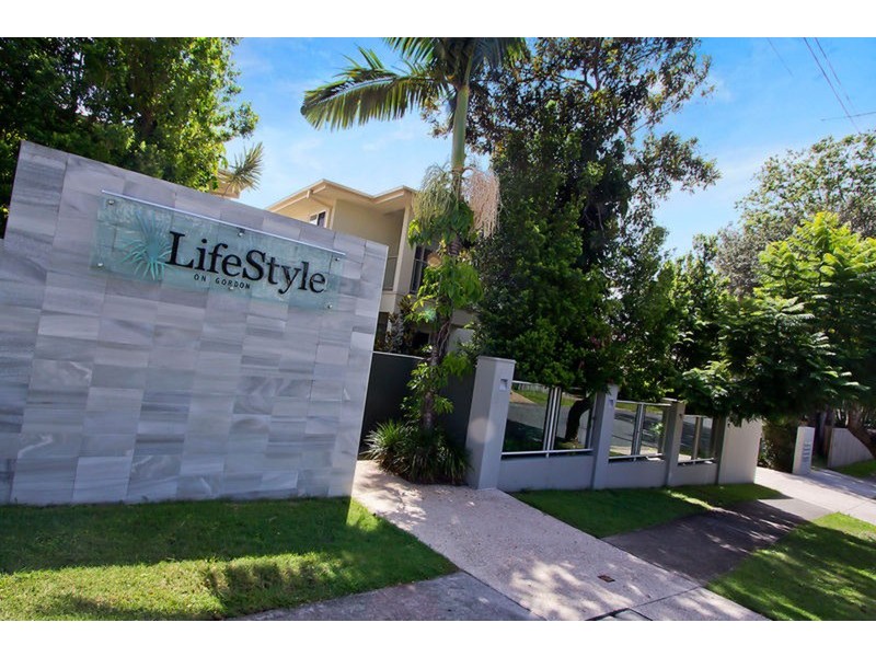 10/27 Gordon  Street, Labrador QLD 4215