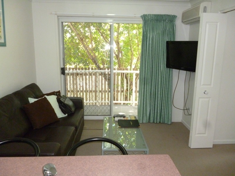 25 Markwell Avenue, Surfers Paradise QLD 4217