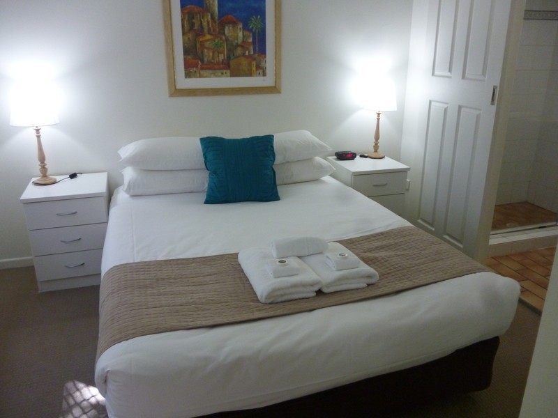 25 Markwell Avenue, Surfers Paradise QLD 4217